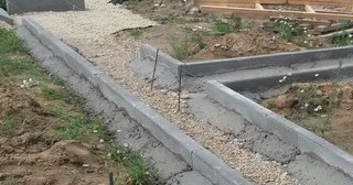 Установка бордюров для плитки в Советской Гавани в октябре